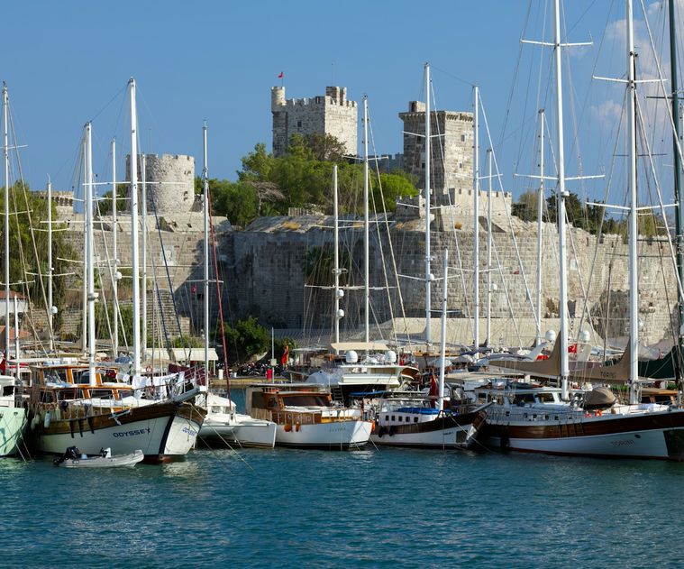 Bodrum Castle and sailing yachts in the harbour, Aegean coast — Kackar Tour DMC